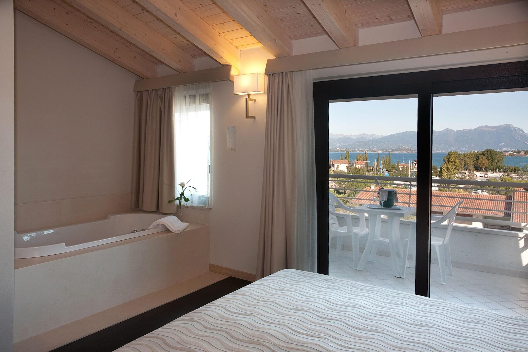 Hotel Porto Azzurro Sirmione Luaran gambar