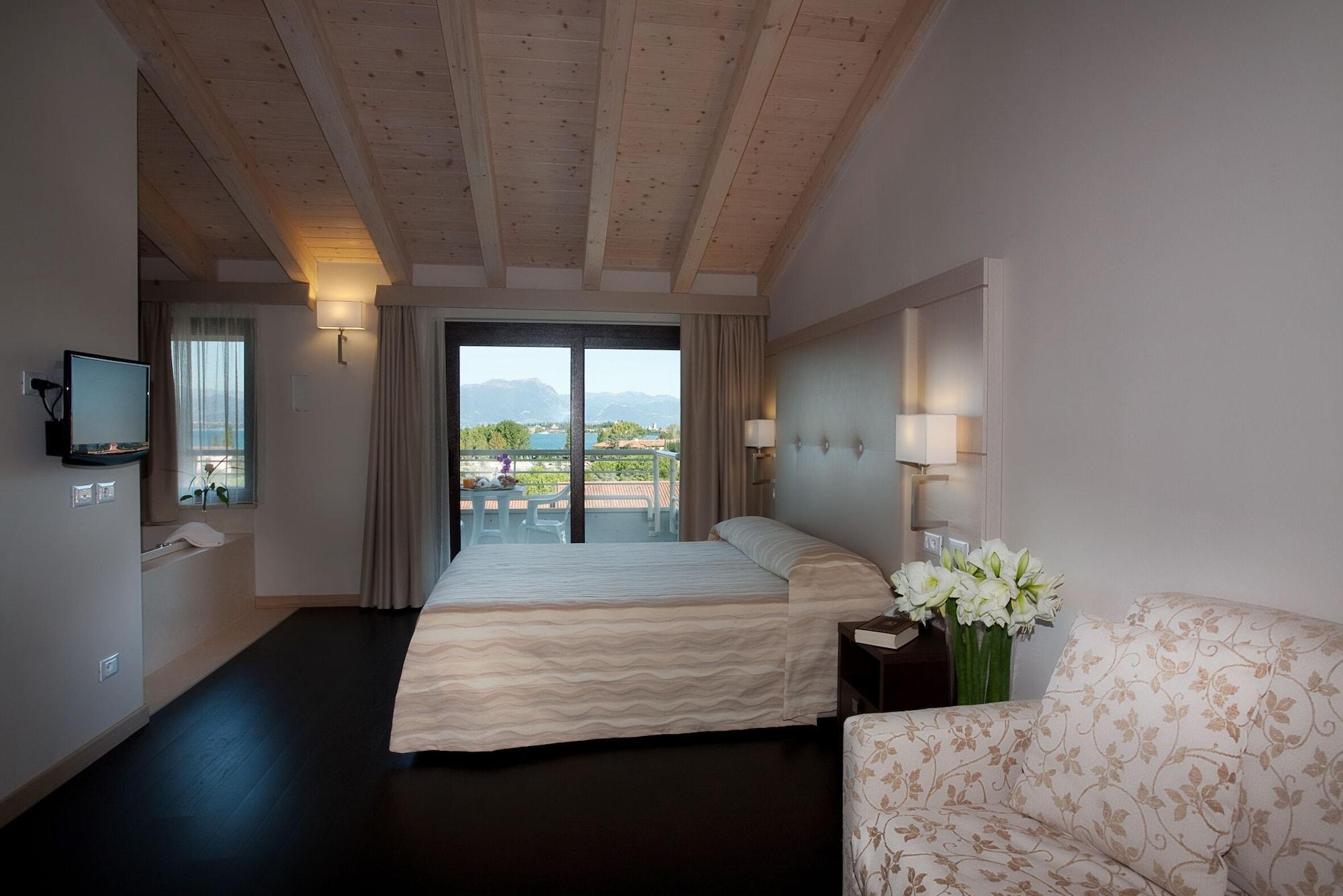 Hotel Porto Azzurro Sirmione Luaran gambar