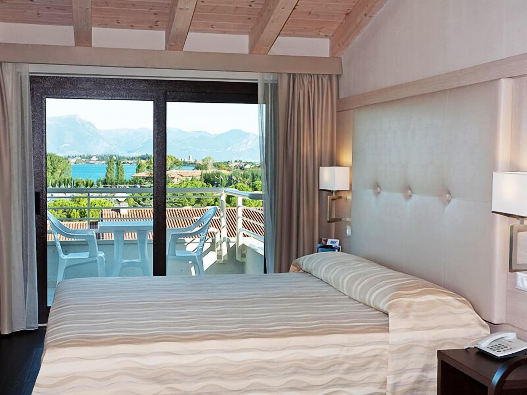 Hotel Porto Azzurro Sirmione Luaran gambar