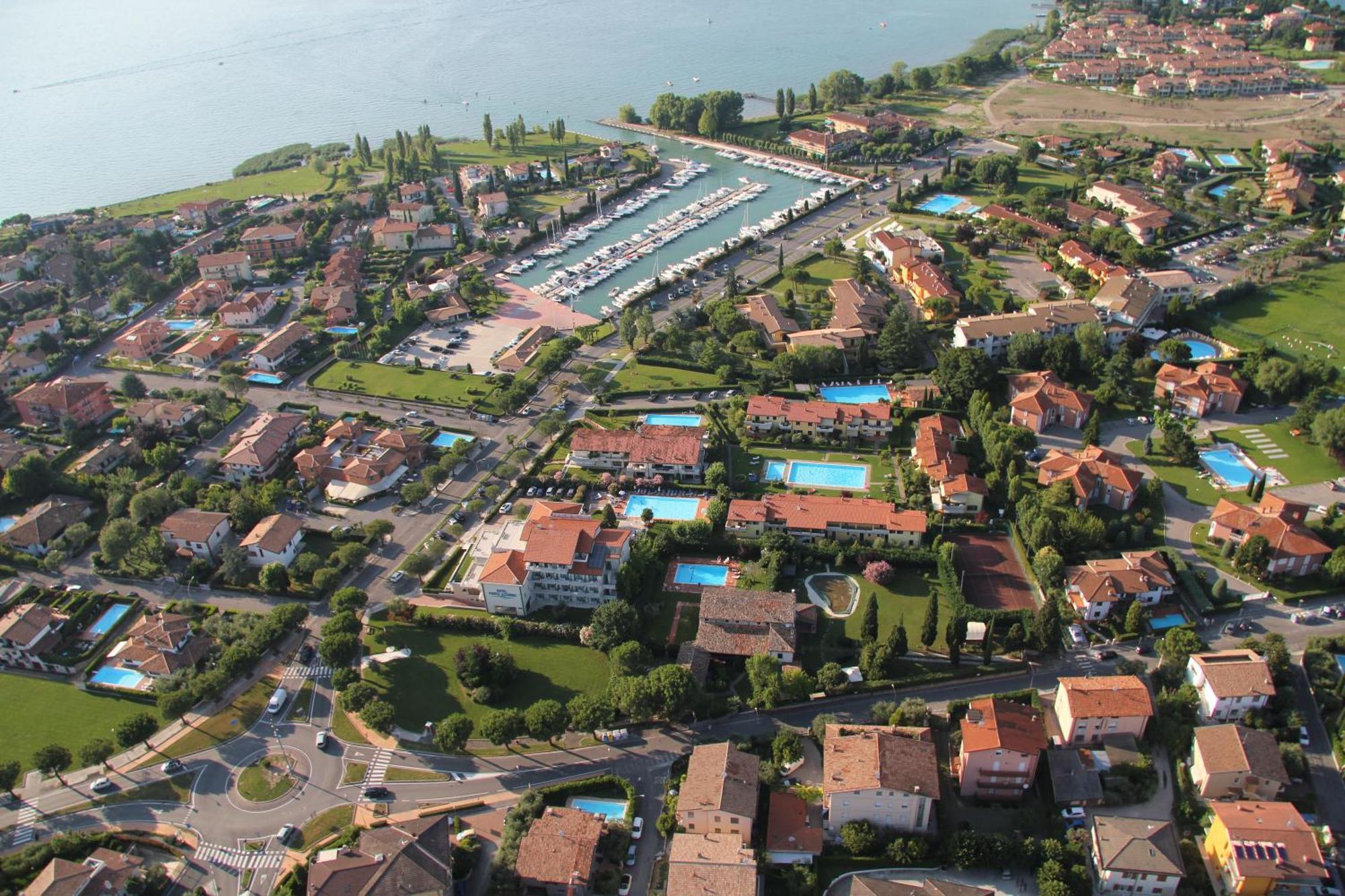 Hotel Porto Azzurro Sirmione Luaran gambar