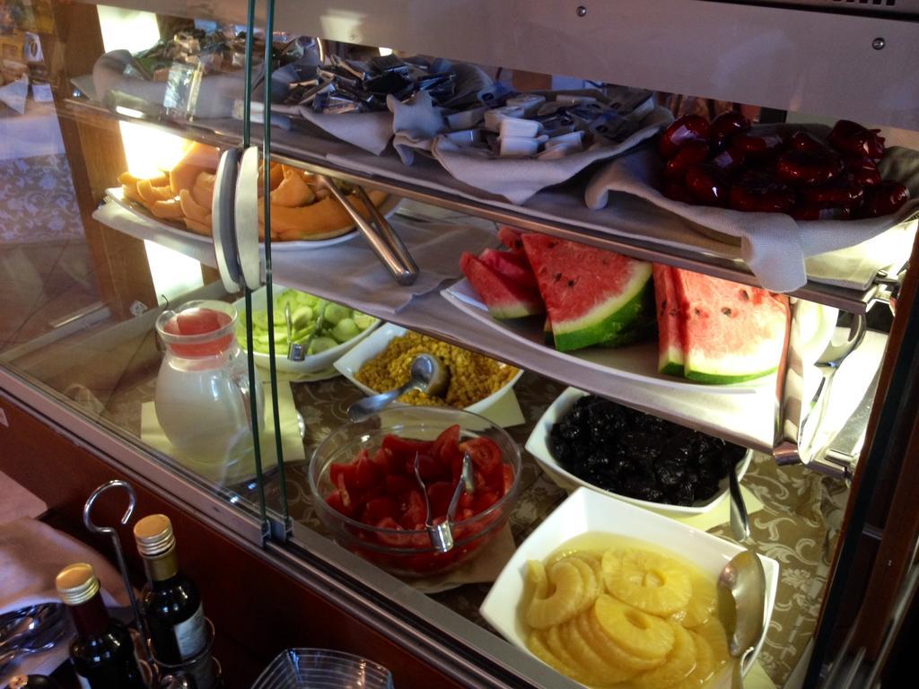 Hotel Porto Azzurro Sirmione Luaran gambar